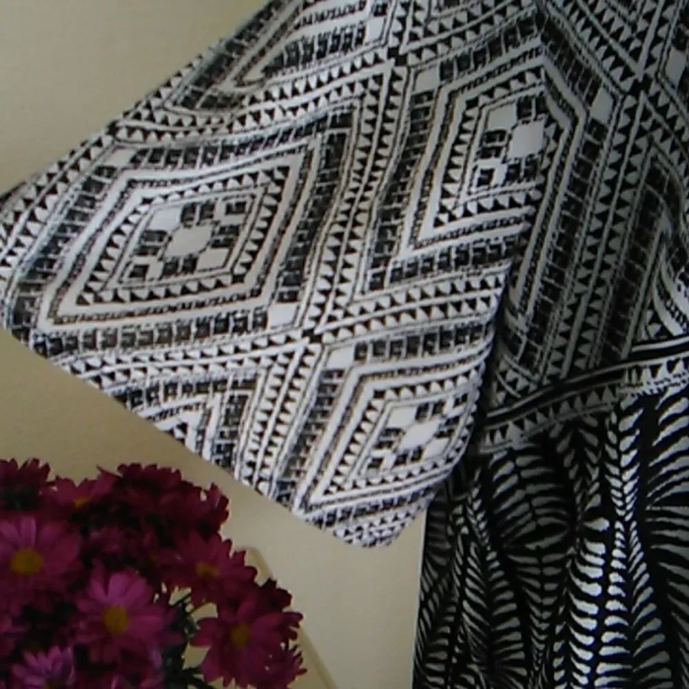 Avon Border Print Shift Dress - Picture 3 of 8